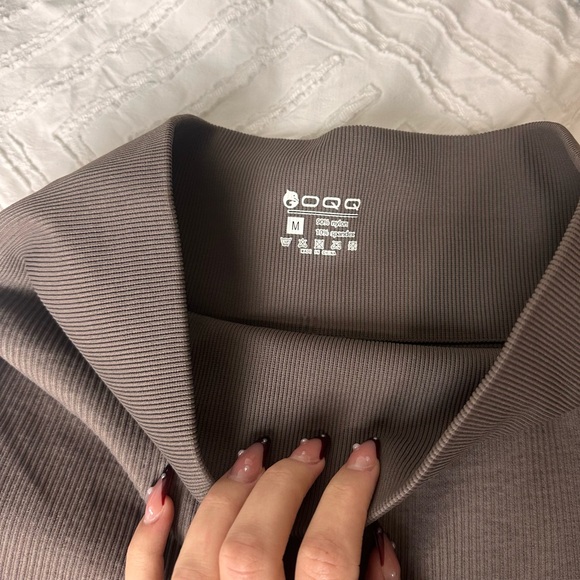 Women’s M Ribbed Flared “Tea Leaf” Leggings - Picture 3 of 5